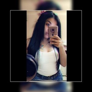 Meet your Posher, Debora